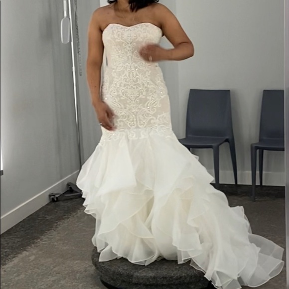 Oleg Cassini Scroll Lace Trumpet Wedding Dress - Picture 2 of 4